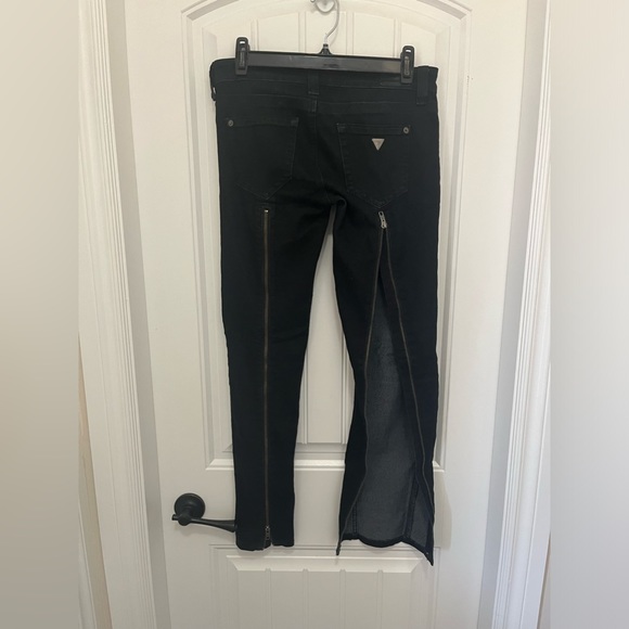 EUC Guess Ultra Skinny Zip leg Jeans Size 26 - Picture 4 of 8